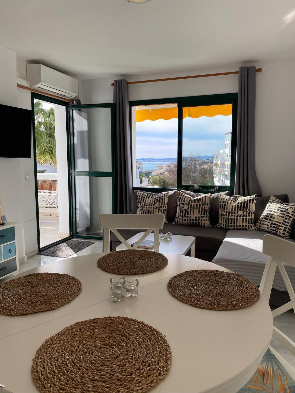 Seaview Torrequebrada Pueblo Apartment